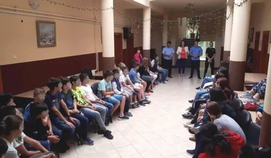 Cu ochii pe tabere