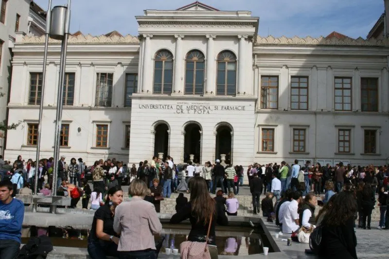 Înscrieri online pentru examenul de admitere la UMF Tîrgu Mureș