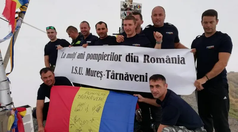 Pompierii din Târnăveni, pe acoperișul României