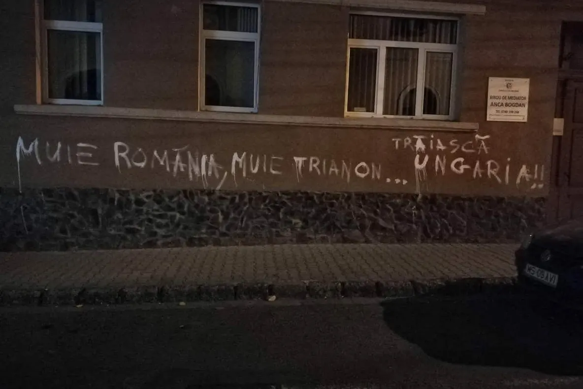 Dosar penal pentru inscripția de pe strada Poștei