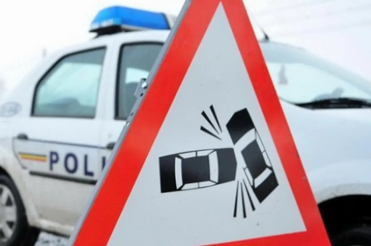 Un tânăr de 23 de ani a provocat un accident. Era băut și nu avea permis!