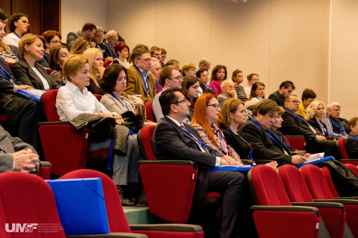 La Tîrgu Mureș se pregătesc 320 de studenți doctoranzi