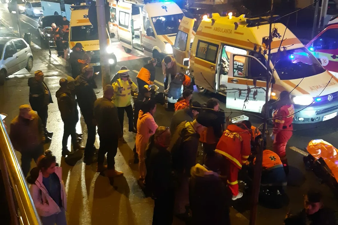 FOTO: Accident pe trecerea de pietoni în "7 noiembrie"