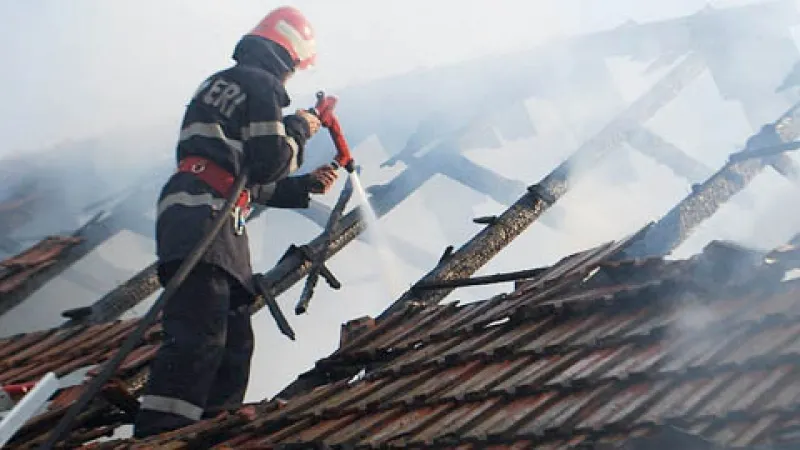 Femeie de 85 de ani, decedată într-un incendiu la Murgești