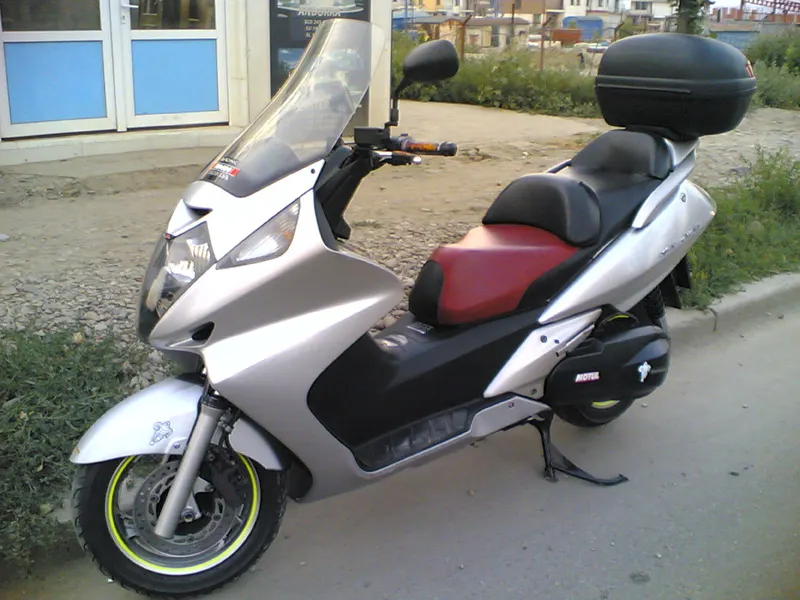 ERNEI: Conducea băut și fără permis, un moped neînmatriculat