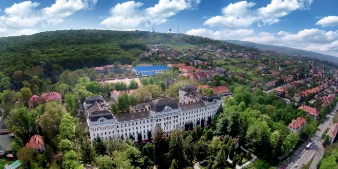 Poziție din societatea civilă: "Suntem cu ochii pe UMFST Târgu Mureș"