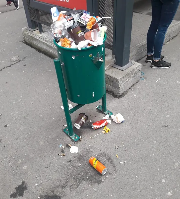 Gunoaiele pe străzi, Salubriserv în grevă, întrebările curg