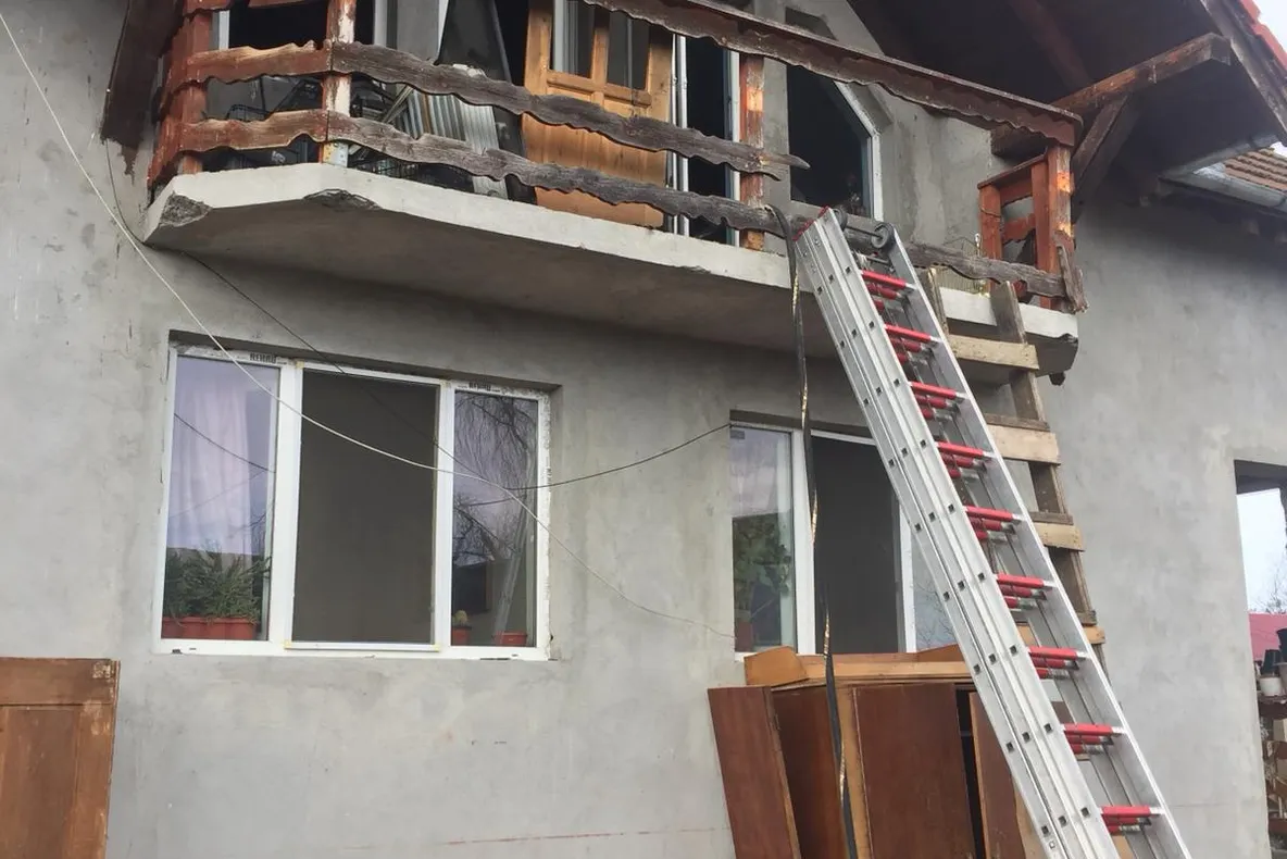 ASTĂZI: Incendiu la Periș, stâlp căzut în Sărmașu și gloanțe găsite în Târgu Mureș