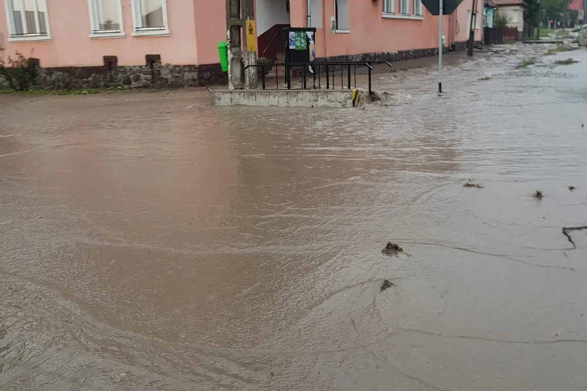 VIDEO/FOTO: Mureșul, sub furia naturii