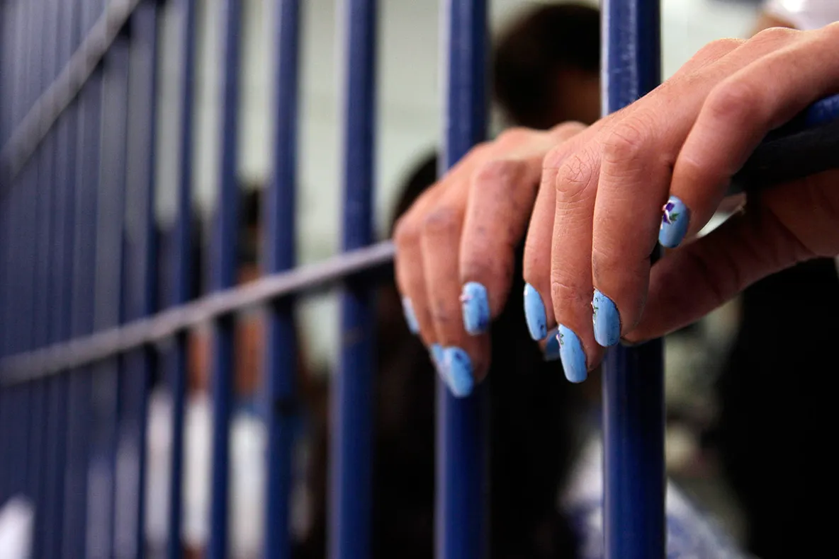 Femeie de 23 de ani din Saschiz, arestată după o condamnare pentru furt