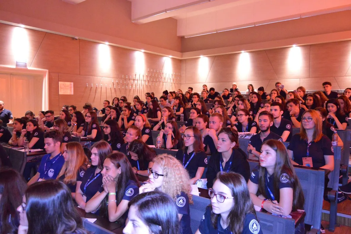 Cum arată o săptămână din viața unui student la Târgu Mureș? Program pentru absolvenții clasei a XI-a