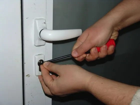 Prins, după ce a spart o casă de vacanță din Ghindari. Prejudiciu de 1.600 de lei