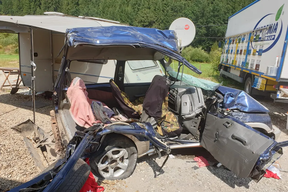 FOTO/ TRAGEDIE la Stânceni: trei morți într-un accident rutier
