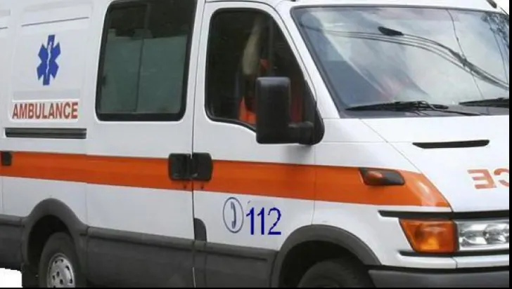 Cinci persoane, între care trei minori, rănite într-un accident în județul Mureș: victimele se aflau într-un microbuz