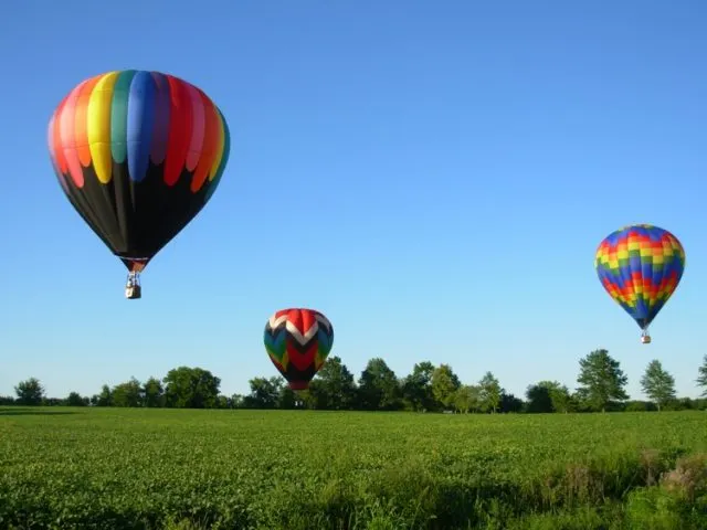 Parada baloanelor cu aer cald de la Câmpul Cetății: start la rezervări!