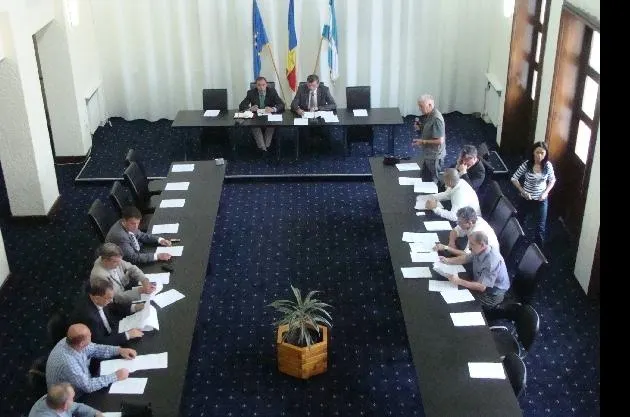 JOI: Se discută aprobarea cererii de finanțare și a cheltuielilor pentru achiziționarea de autobuze ecologice