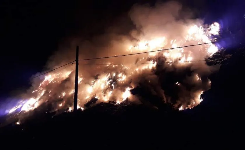 INCENDIUL DE LA SIGHIȘOARA: Prefectul cere intevenția Armatei, pentru monitorizarea calității aerului