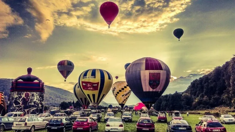Parada Baloanelor cu Aer Cald, până duminică, la Câmpul Cetății