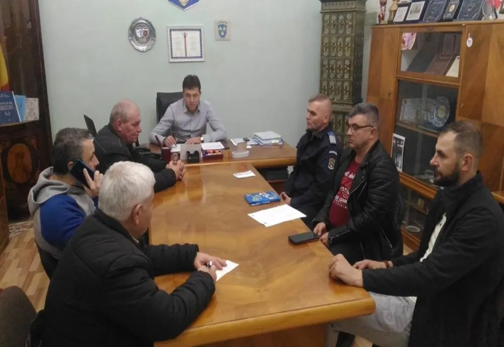 SITUAȚIE DE URGENȚĂ LA TÂRNĂVENI: Sunt acționate semnalele acustice și luminoase