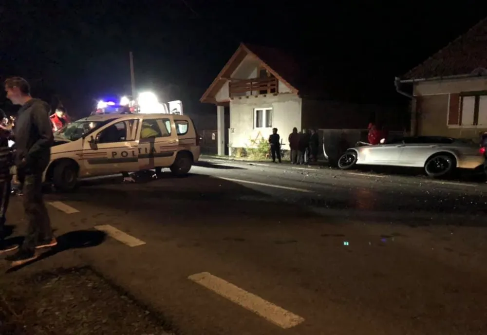 ULTIMA ORĂ: În accidentul de la Vălenii de Mureș a fost implicată o autospecială a Poliției! Doi din ce trei răniți sunt polițiști