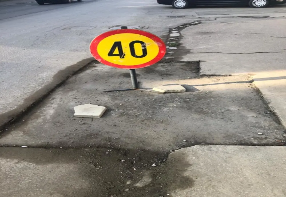 “Dorel” de Aquaserv Târnăveni a betonat hidrantul din fața sediului…pompierilor!