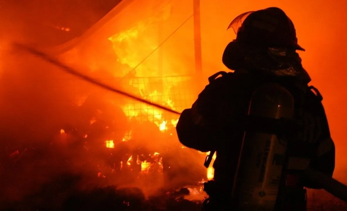 INCENDIU LA REGHIN: 36 de persoane evacuate dintr-un bloc