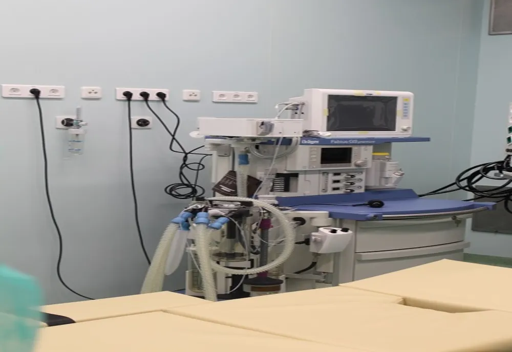 La un centru medical din Târgu Mureș se fac recoltări pentru identificarea COVID 19. Vezi prețurile