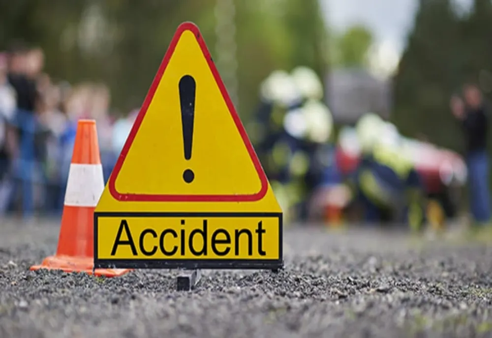 Accident rutier provocat de un bărbat beat şi fără permis! Trei maşini au fost distruse