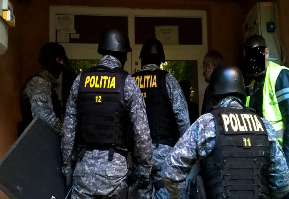 VIDEO | 11 percheziţii domiciliare în Mureş la o grupare specializată în furturi! 9 persoane vor fi duse la audieri