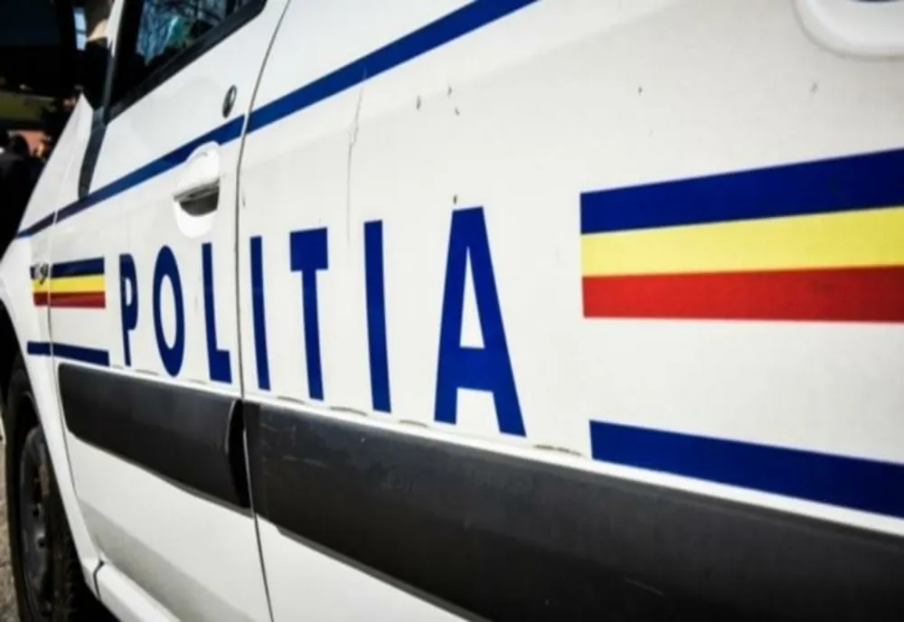 Două autoturisme, implicate într-un accident pe DJ 153, la intrare în Ivănești! Șofer băut, transportat la spital