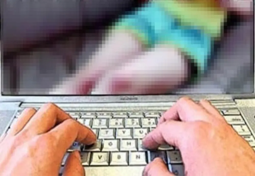 Tânăr din Mureş arestat pentru pornografie infantilă! Se filma când făcea sex cu minori