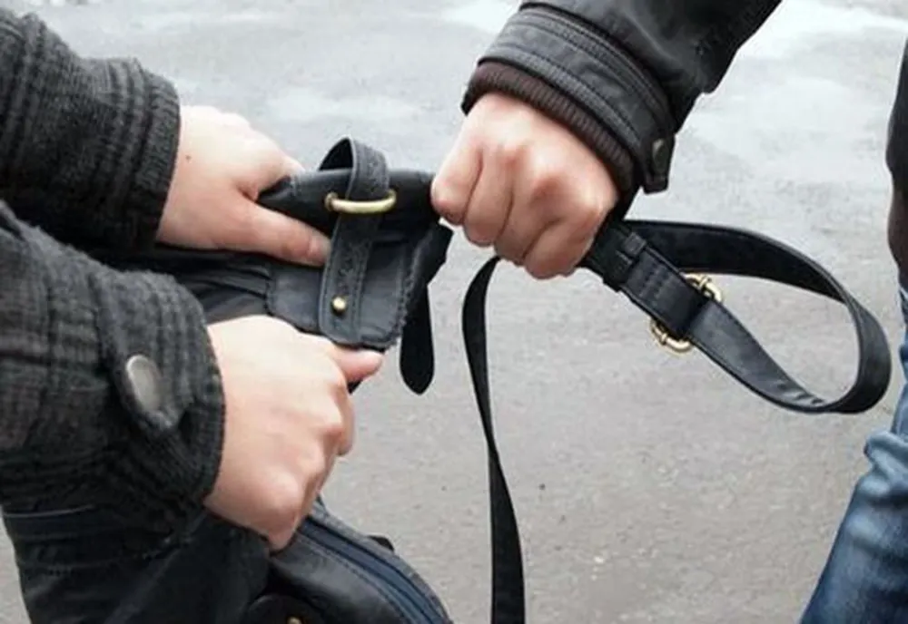 Adolescent din Mureș, reținut pentru tâlhărie