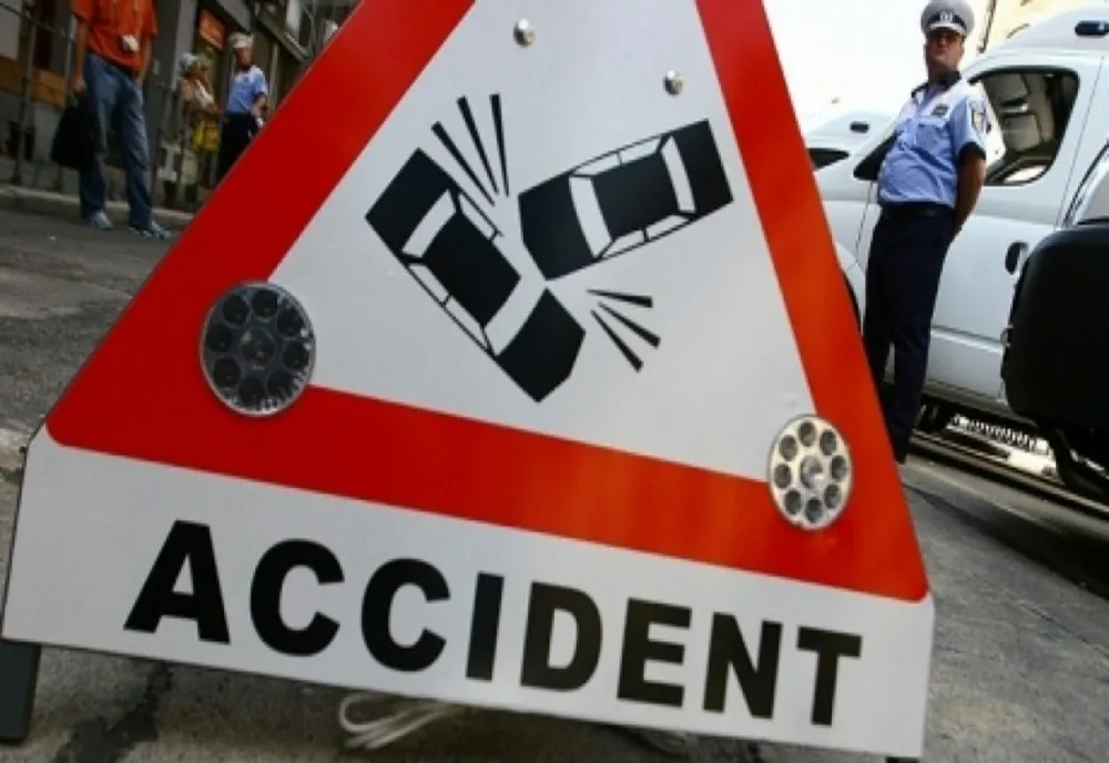 Șofer beat criță, rănit în urma unui accident în Sâncraiu de Mureș
