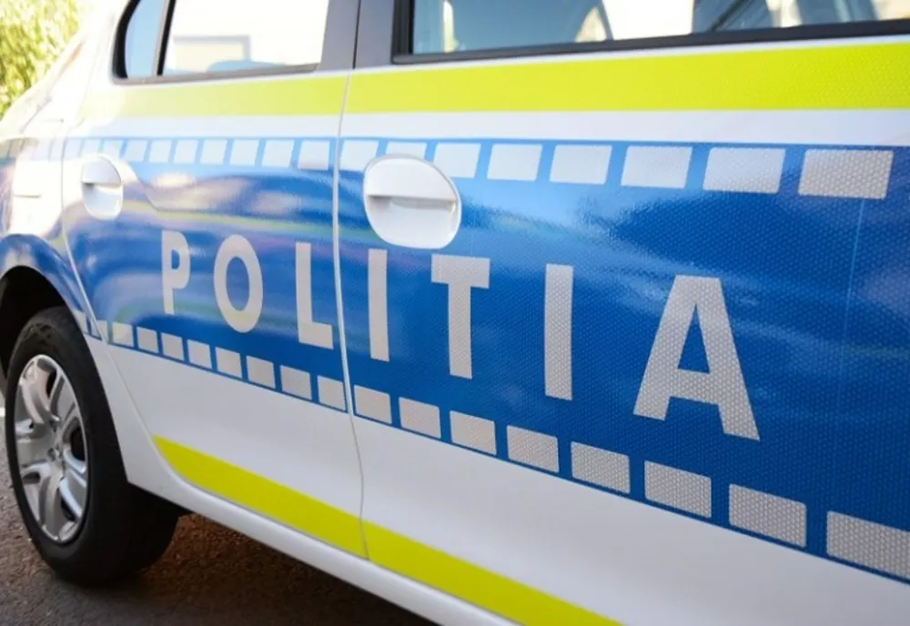 Peste 200 de articole vestimentare, confiscate de polițiști, în Band