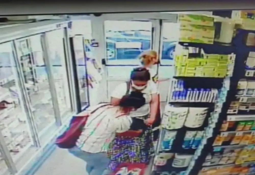 Tânără de 22 de ani din Târgu Mureş prinsă în timp ce fură alimente dintr-un magazin