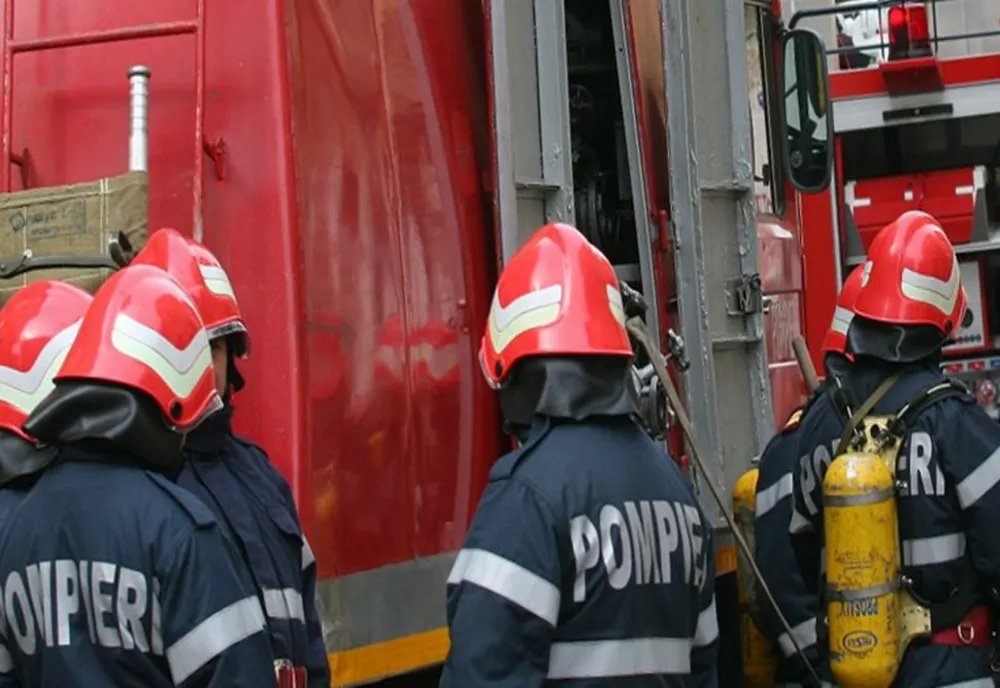 Autocar, afectat de un incendiu în Sângeorgiu de Mureș