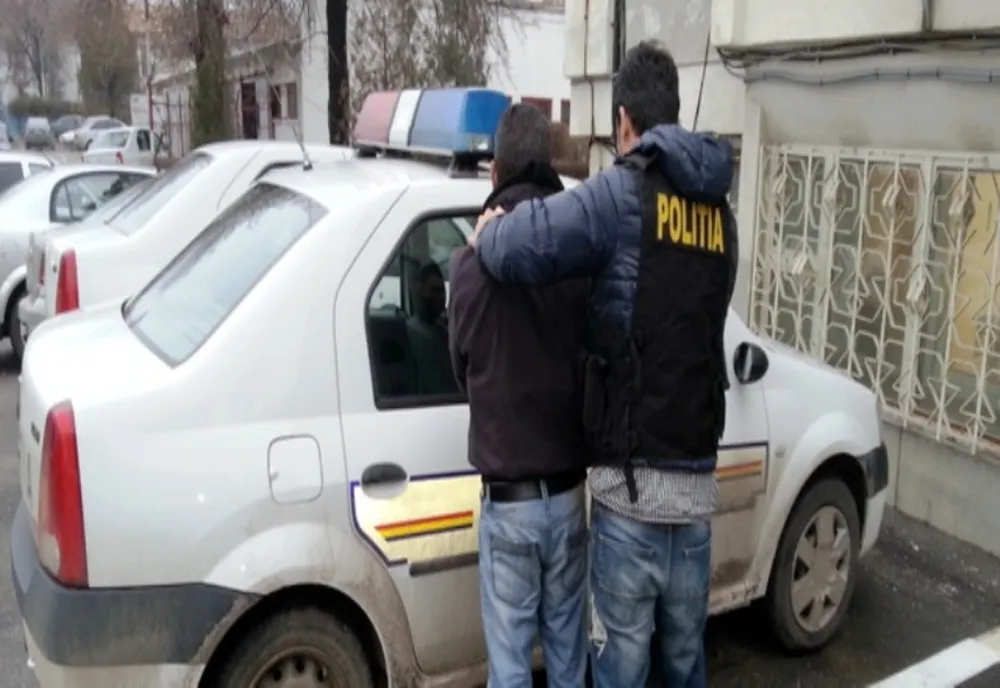 Tânăr de 25 de ani bătut în plină stradă în Târnăveni pentru un pachet de ţigări şi un telefon