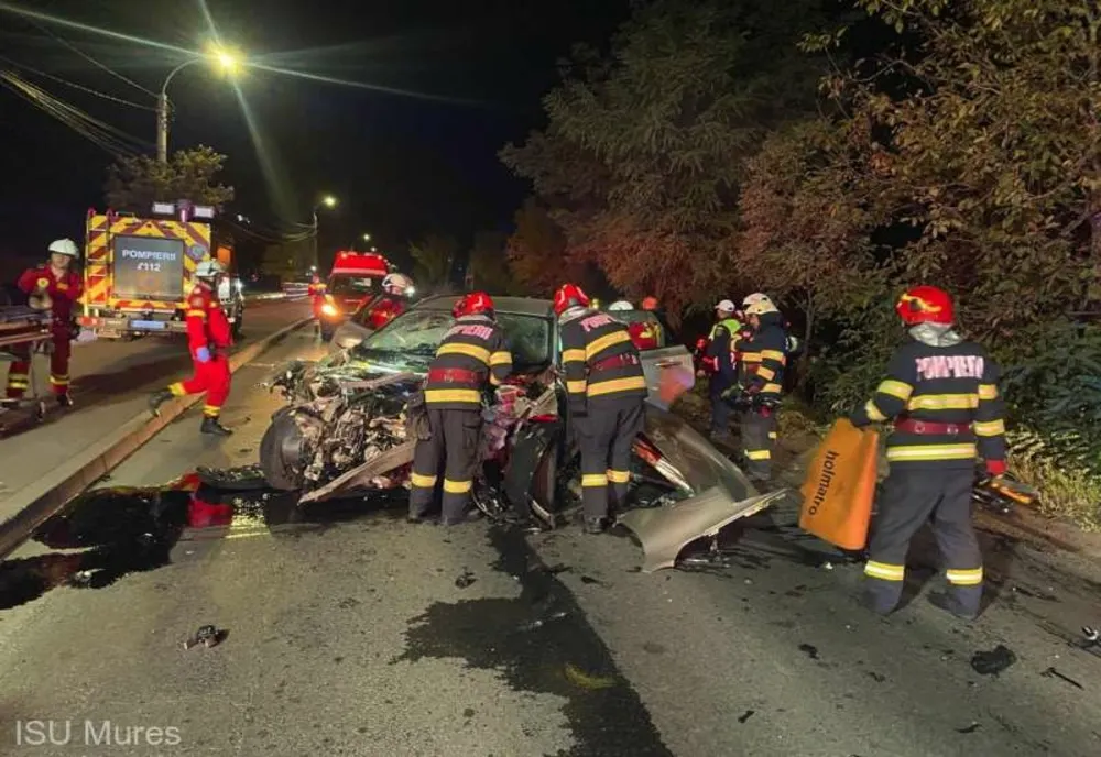 CINCI PERSOANE, RĂNITE GRAV ÎNTR-UN ACCIDENT RUTIER PE O STRADĂ DIN TÂRGU MUREŞ