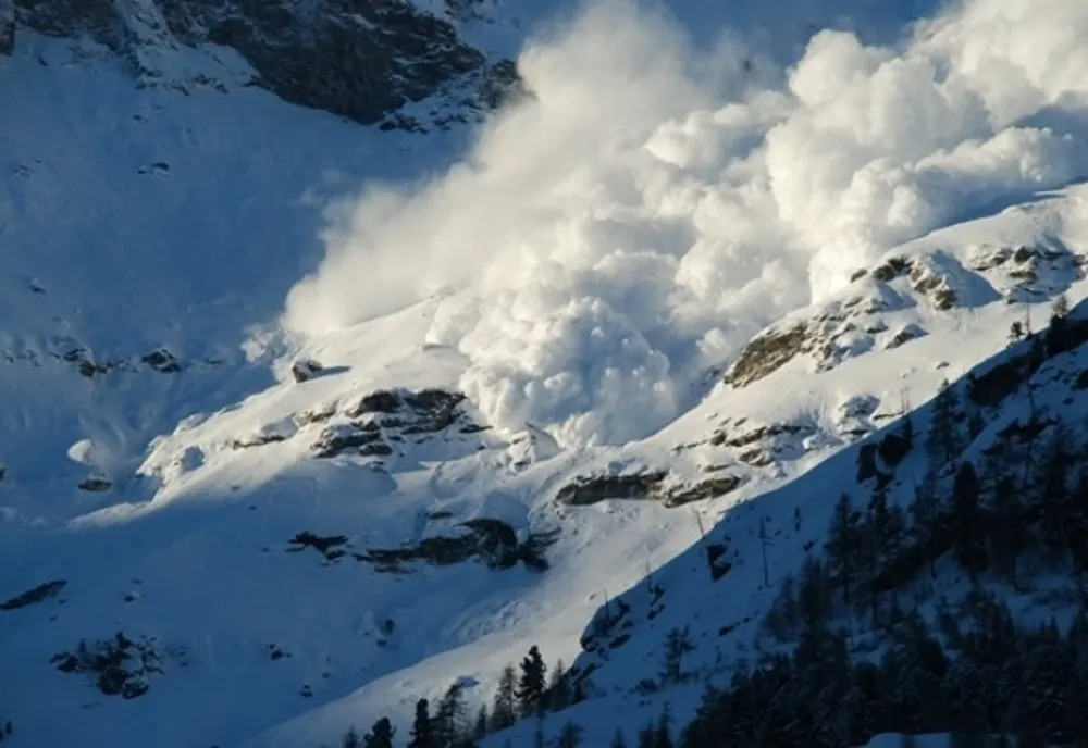 RISC ÎNSEMNAT DE AVALANŞĂ ÎN BUCEGI, CIUCAŞ ŞI BAIULUI