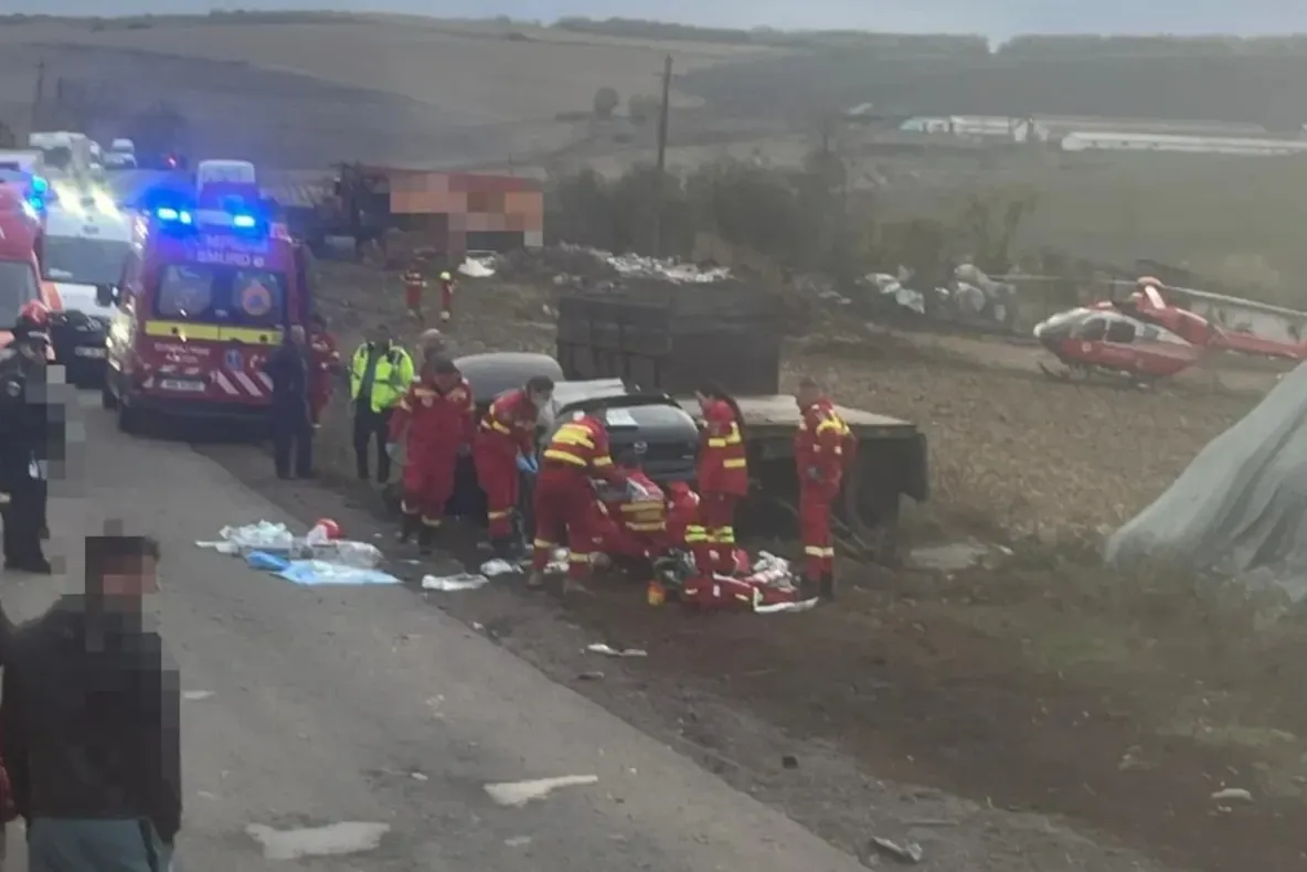 Accident grav în Mureș: patru persoane rănite, una resuscitată
