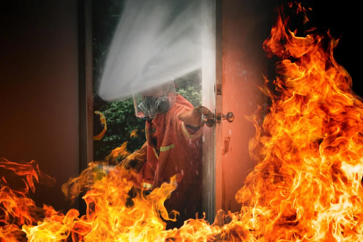 Incendiu la o casă din Miercurea Nirajului, în această dimineață
