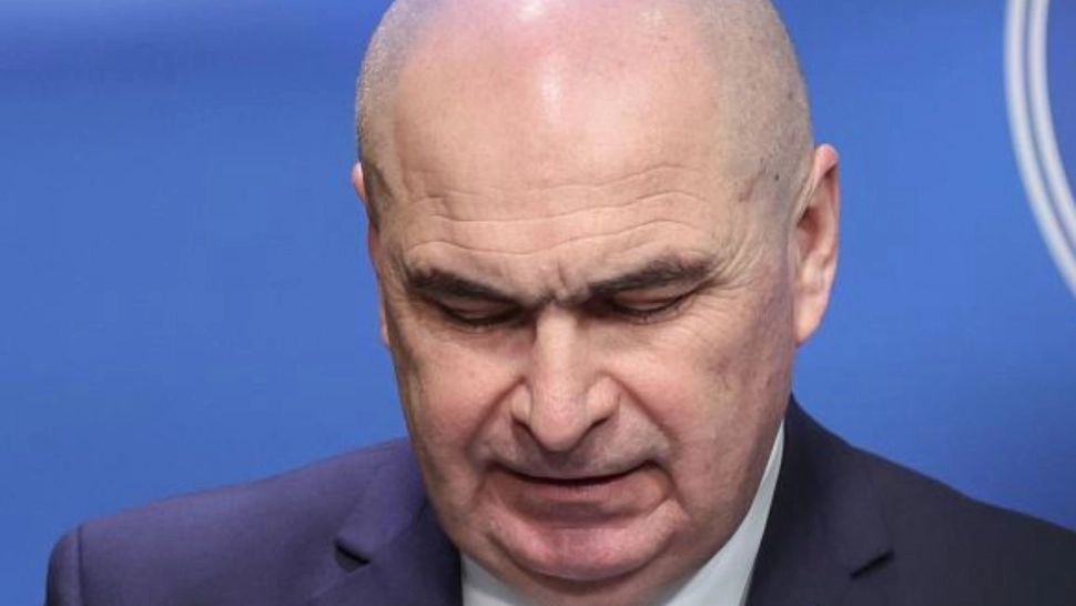 Momente tensionat la conferința lui Bolojan: premierul a evitat întrebările presei