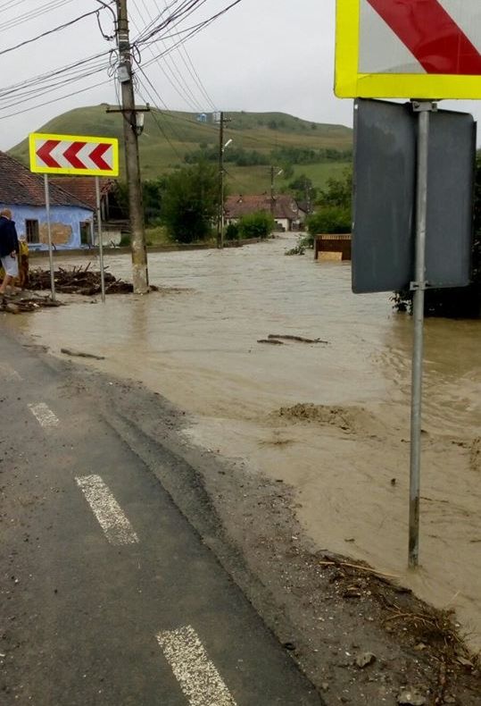 Inundație în comuna mureșeană Vânători