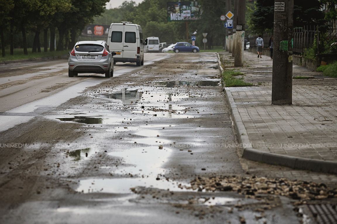 Atenție la ieșirea autovehiculelor de pe șantiere!