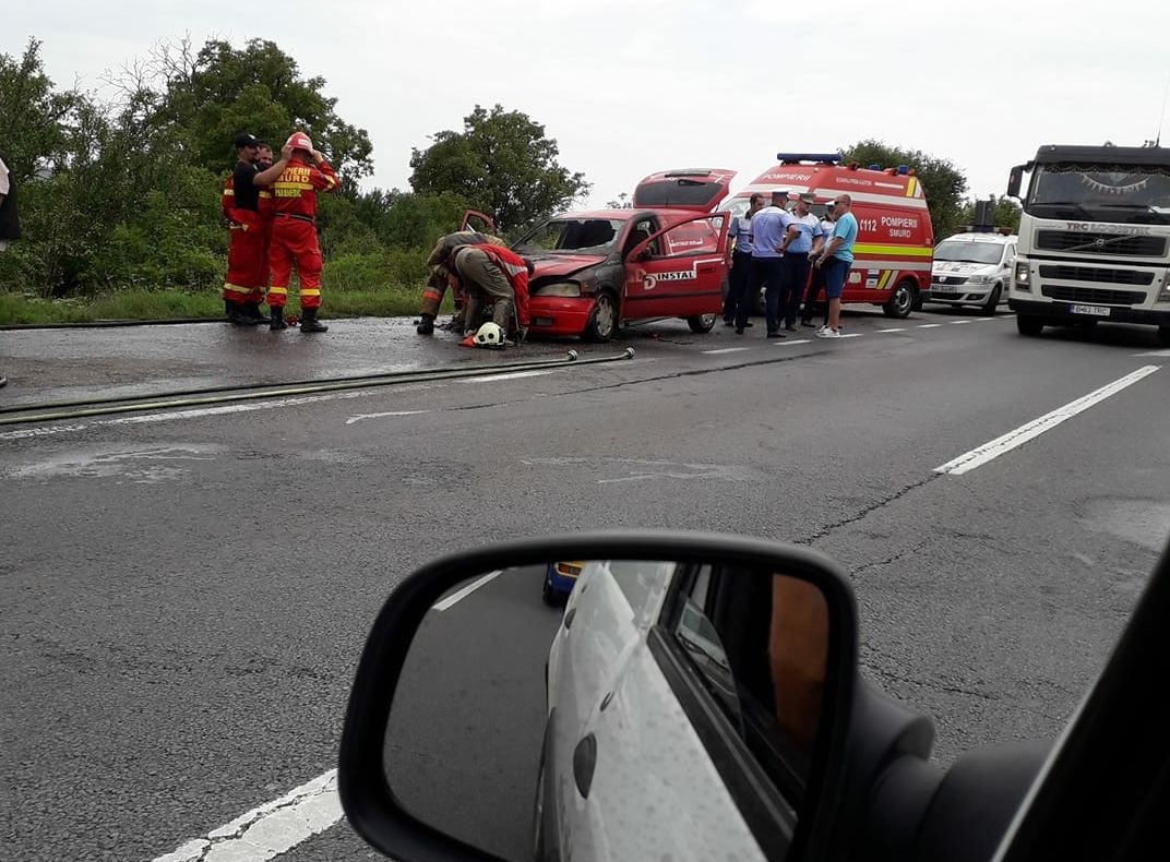 Mașină în flăcări la Bălăușeri