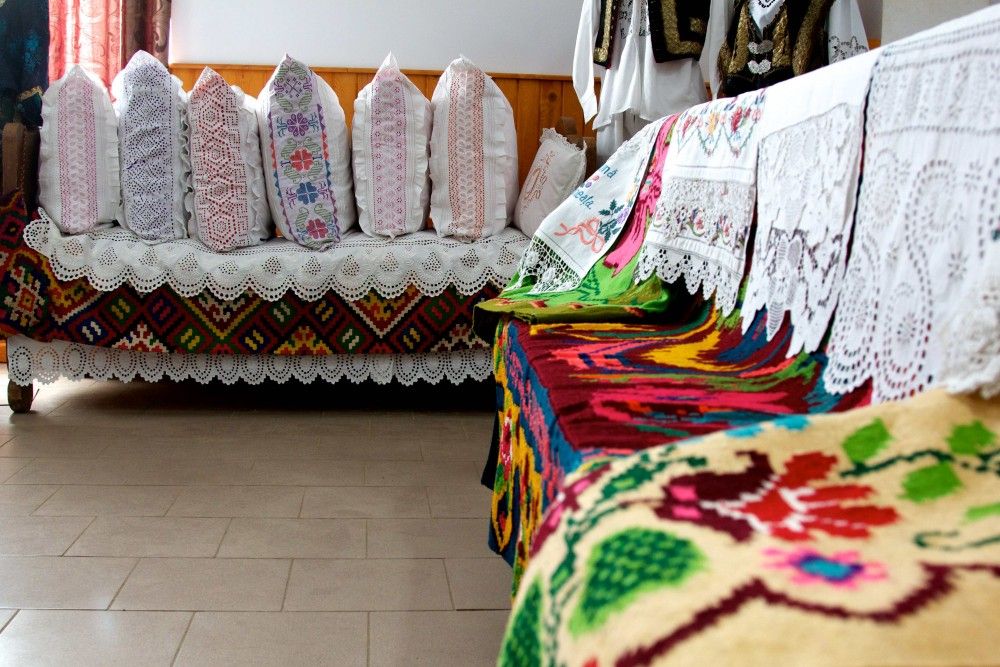 La Lunca Bradului se deschide “Lada de zestre”