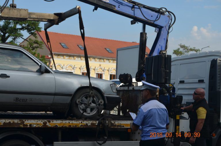 Tîrgu Mureș: se ridică mașinile abandonate