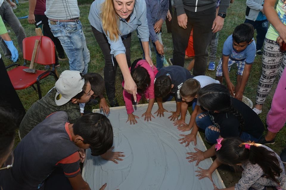 Sângeorgiu de Mureș, împreună: români, maghiari și rromi