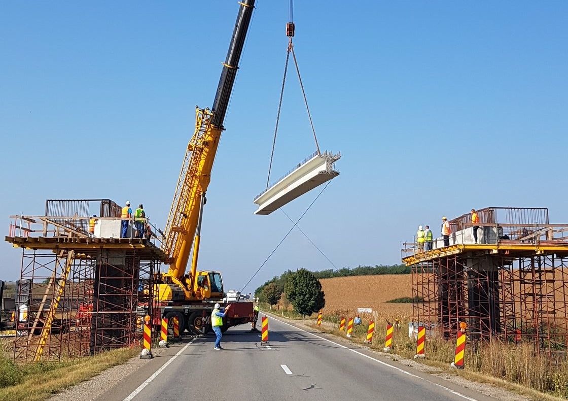 Se lucrează la pasajul pentru nodul A3 de la Chețani