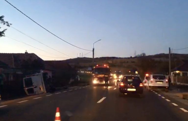 Patru copii francezi, răniți într-un accident la Acățari